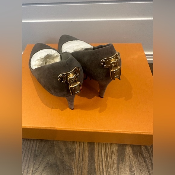 Louis vuitton grey pumps - Picture 2 of 5